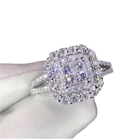 Mini Stone Zircon Diamond Ring - Picture 3 of 8